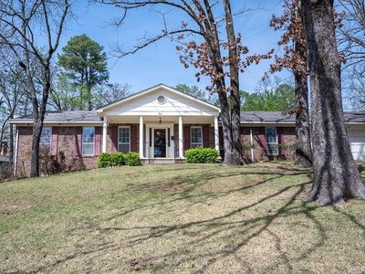 8 Sandstone Ct, Little Rock, AR, 72227