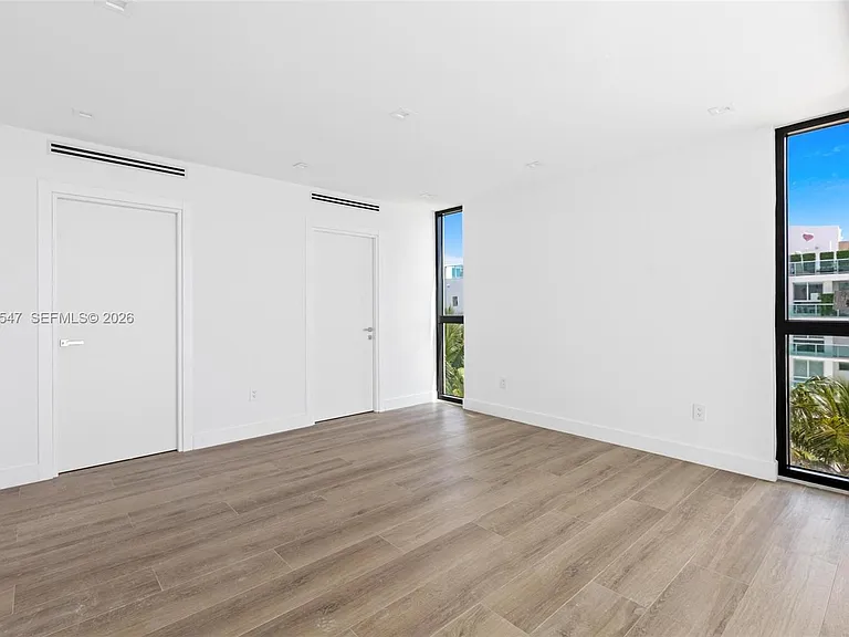 1930 Bay Drive Level Un #2 — Photo 12