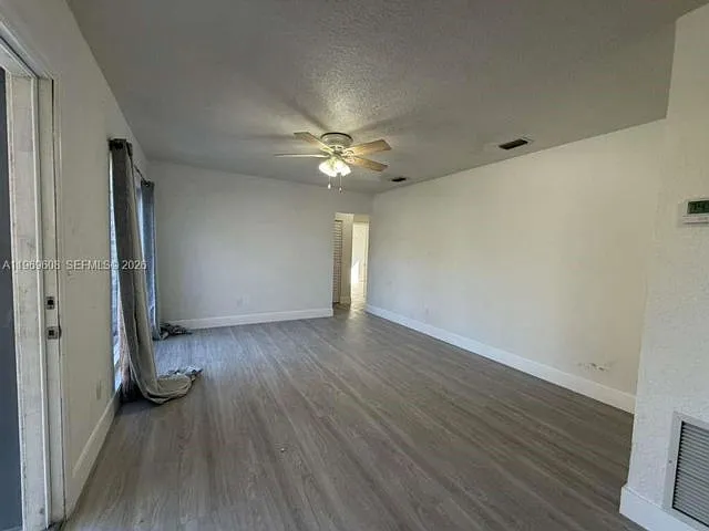 9240 Nautilus Dr — Photo 14