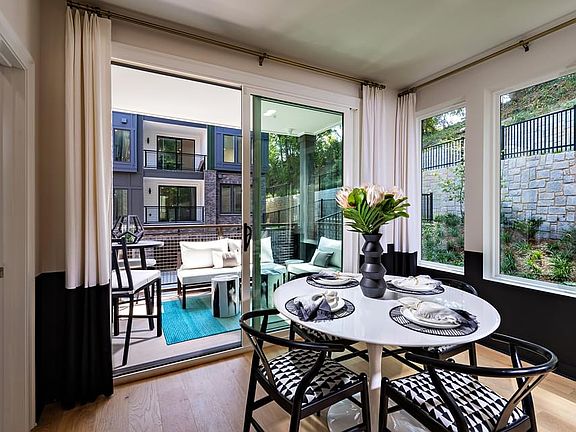 Courtland Breakfast Room