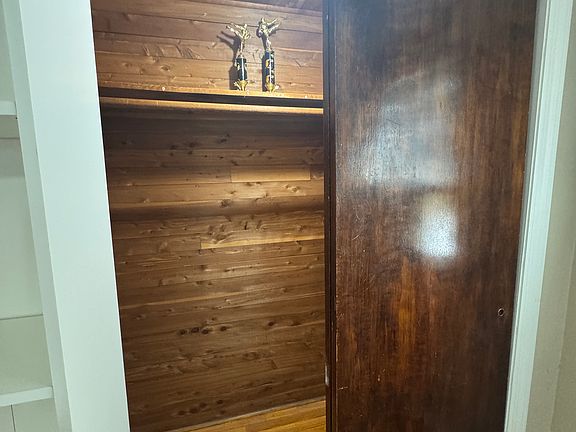 3rd image of 71 Brighton Ave Floor 2