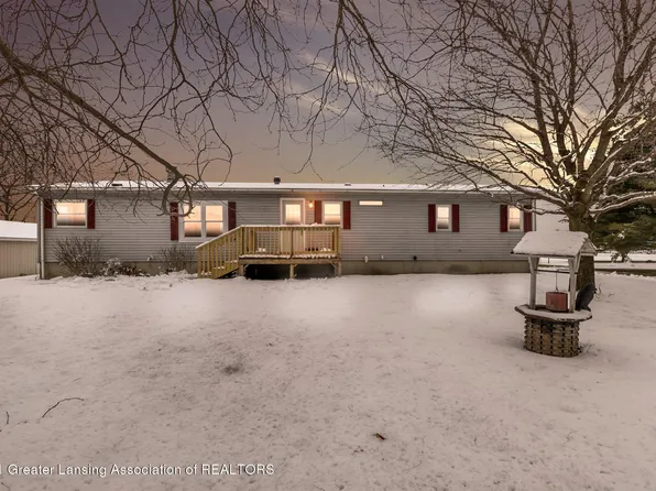 2390 Island Hwy, Charlotte, MI 48813
