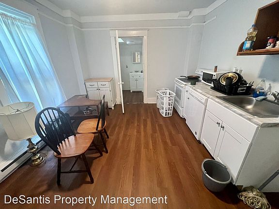 4th image of 609 Pine St #1
