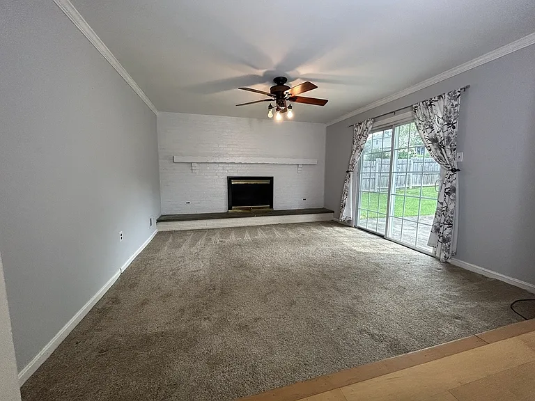 217 Vassar Dr — Photo 11