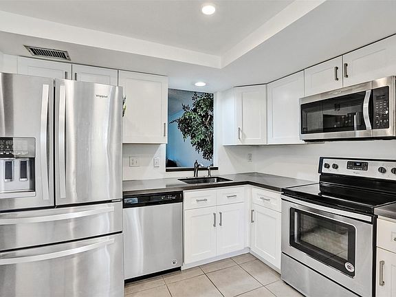 4th image of 1700 NW 80th Avenue #107