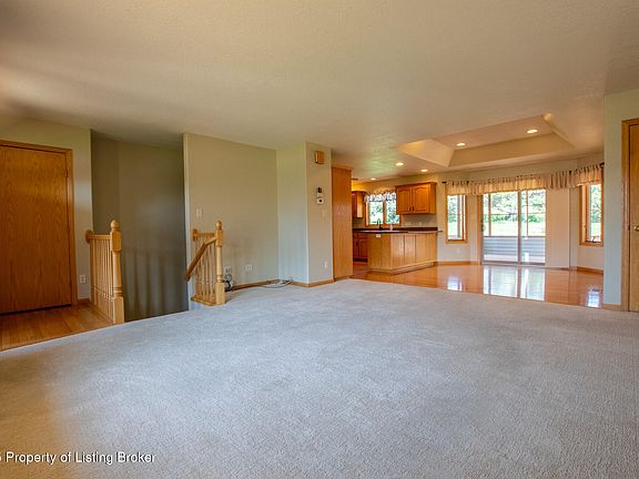 4th image of 2052 Prairie Oak Dr