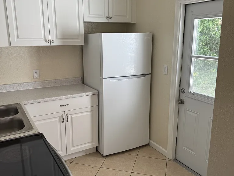 808 S Miramar Ave #6 — Photo 7