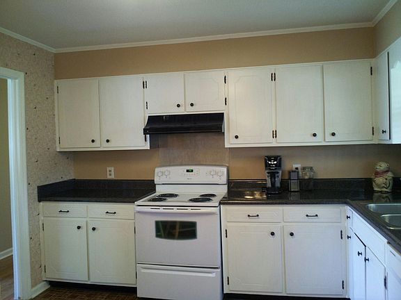 Eat-in Kitchen
