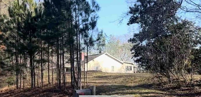2nd image of 6009 Highway 431 N