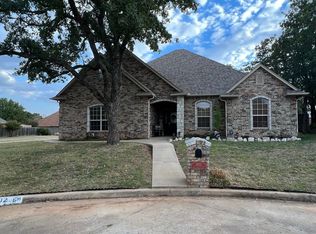 1402 Oakleaf Ct, Duncan, OK 73533