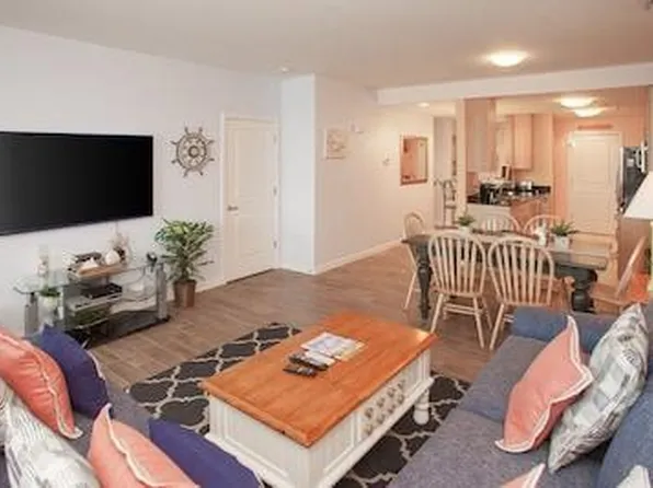 3700 Sandpiper Rd APT 215, Virginia Beach, VA 23456