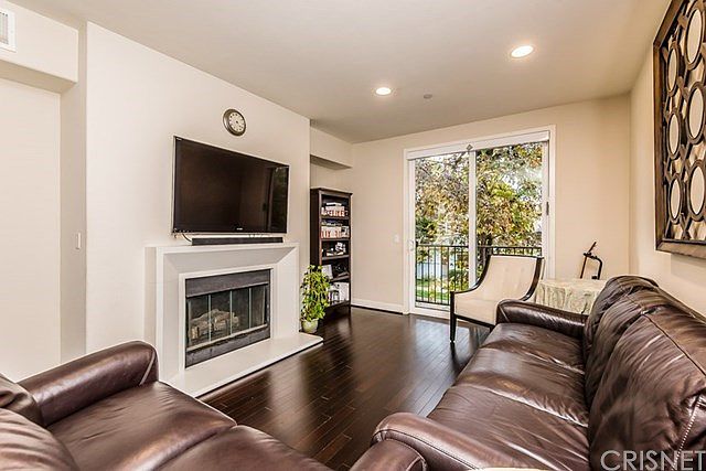 1st image of 14412 Killion St Unit 203