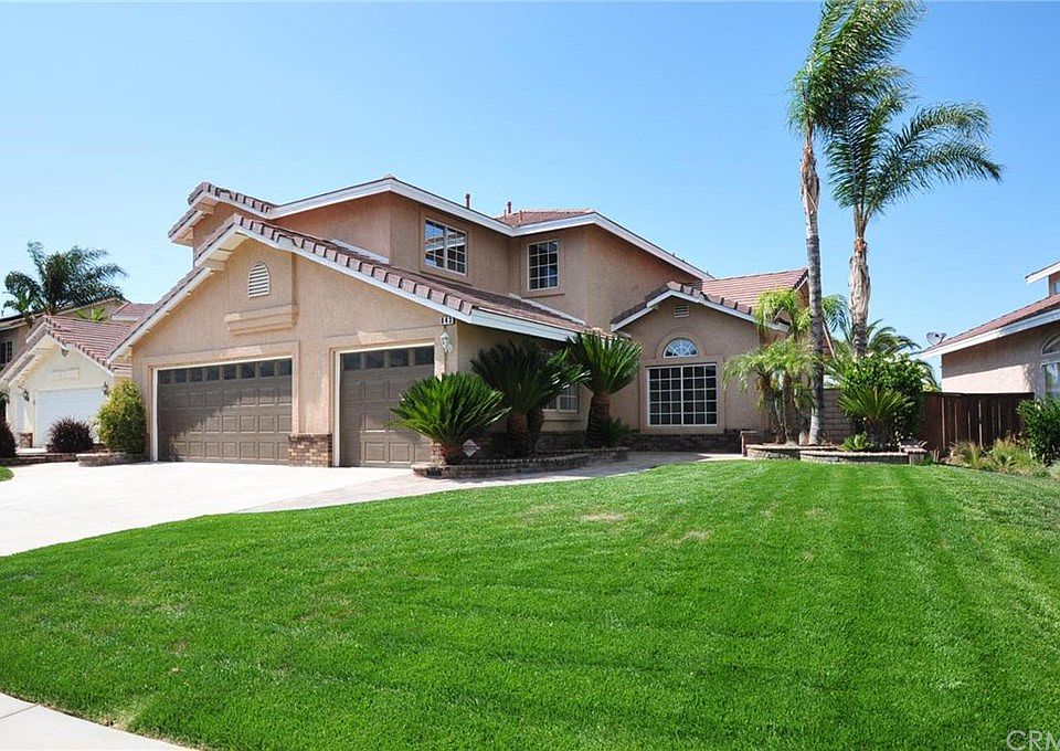 1st image of 843 Crestmont Cir