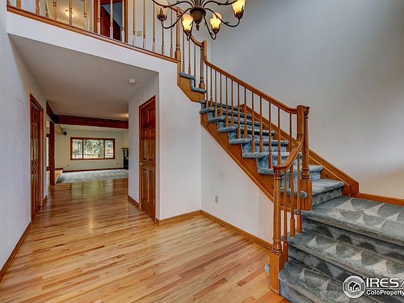 3rd image of 624 W Hickory Ct