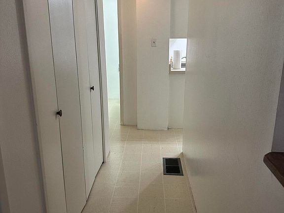 5th image of 19 Lakeshore Dr NE