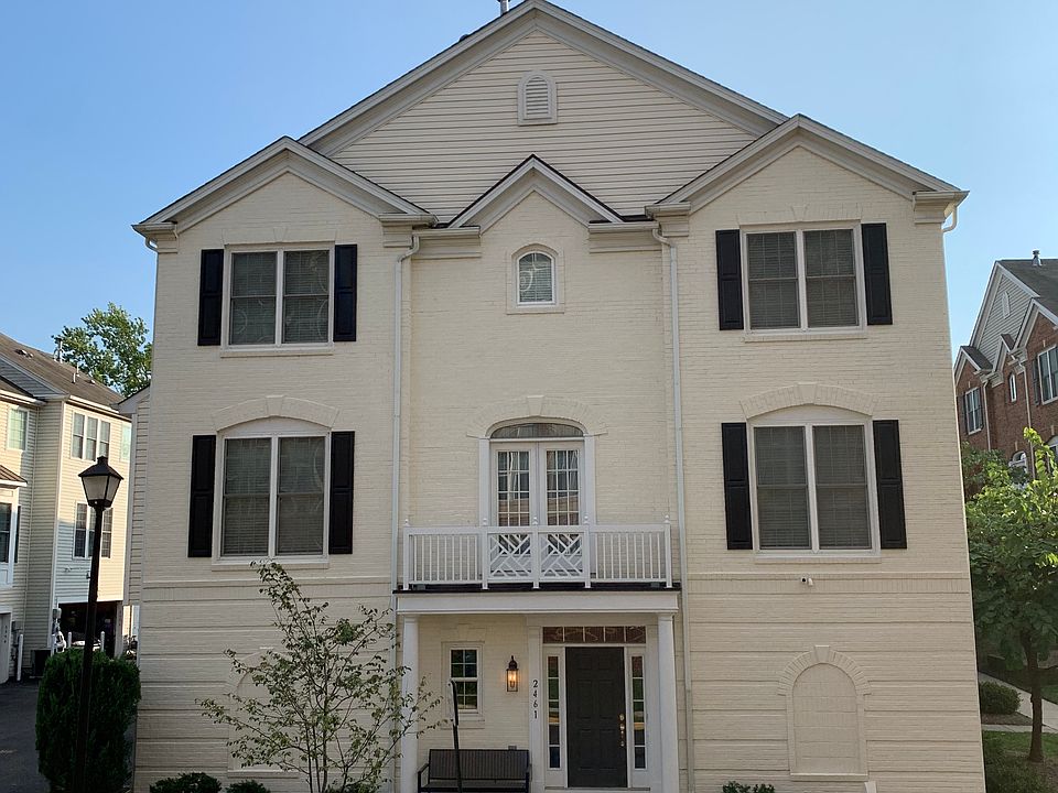 1st image of 2461 Huntington Park Dr