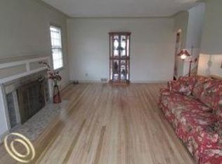 6988 Dacosta St, Dearborn Heights, MI 48127