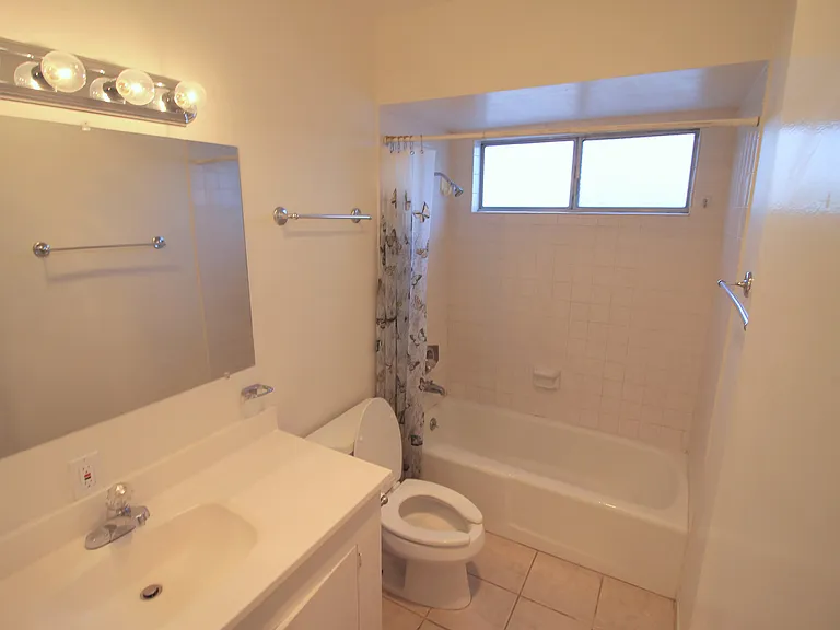 2835 Polk Ave — Photo 12
