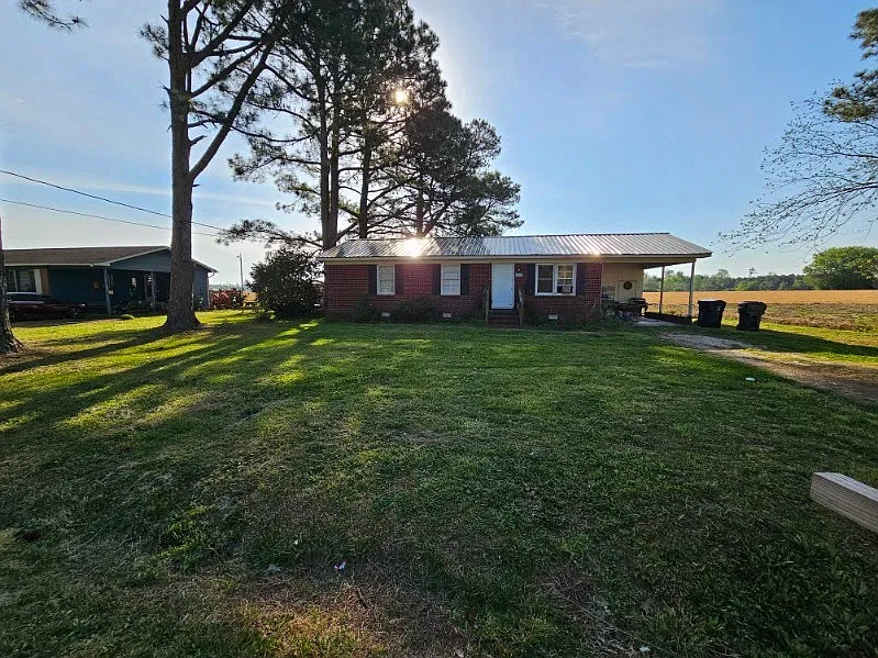 3 bed, 1095 sqft, $1,370 — Photo 4