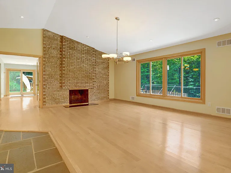 6030 Berwynd Rd — Photo 4