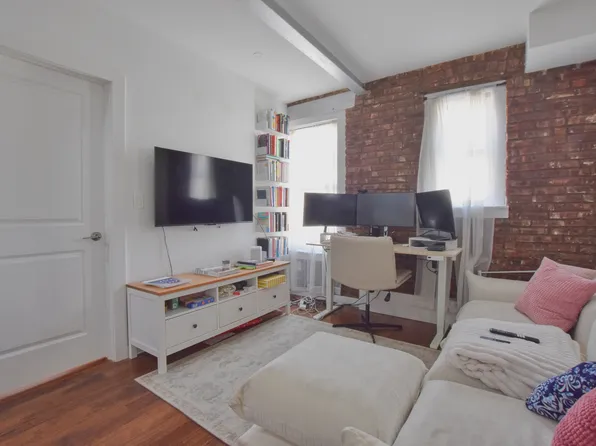 1 Bank Street image 1 of 7