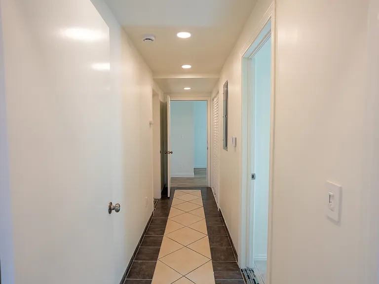 6734 Tampa Ave — Photo 13