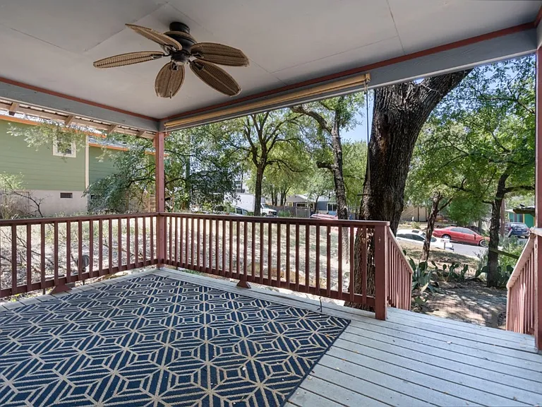 1211 Delano St — Photo 26