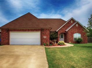 1051 W McIntosh Ave, Checotah, OK 74426
