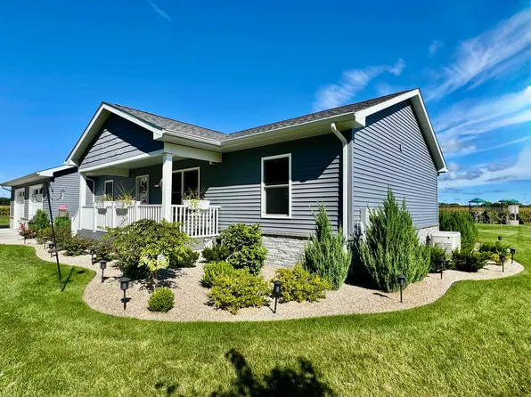 233 Red Oak Dr, Beaverton, MI 48612
