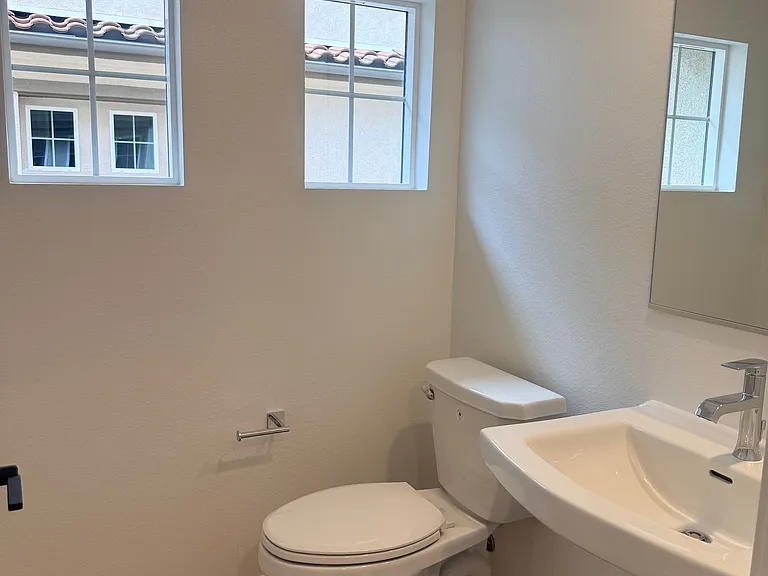 2713 Faye Dr — Photo 9