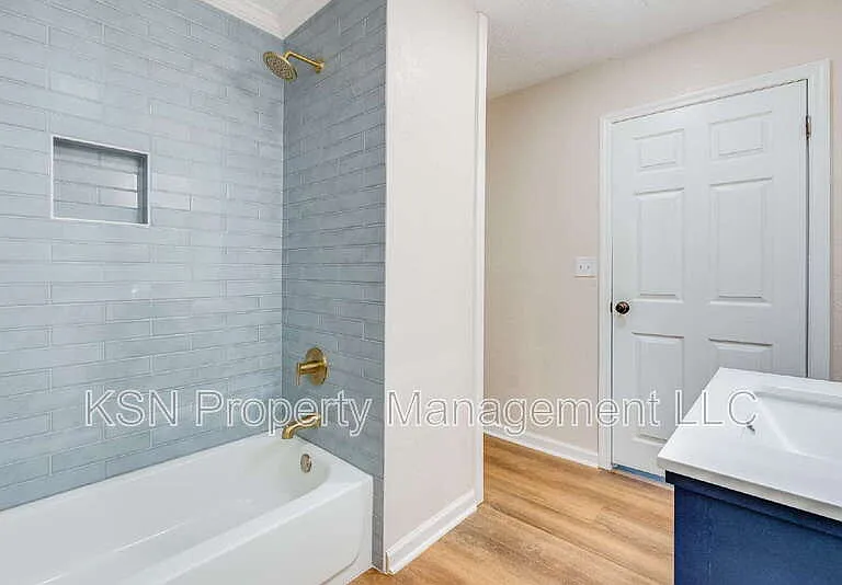 2032 Eppinger St — Photo 12