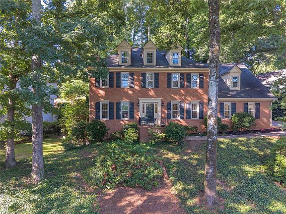 3rd image of 230 Clipper Bay Dr