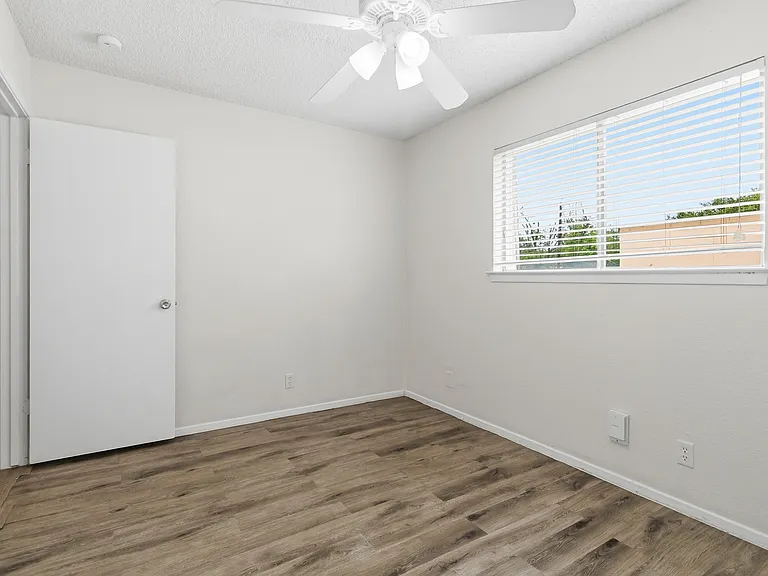 4813 Fred May St — Photo 18