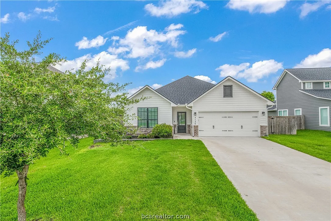4 bed, 2191 sqft, $2,400 — Photo 1