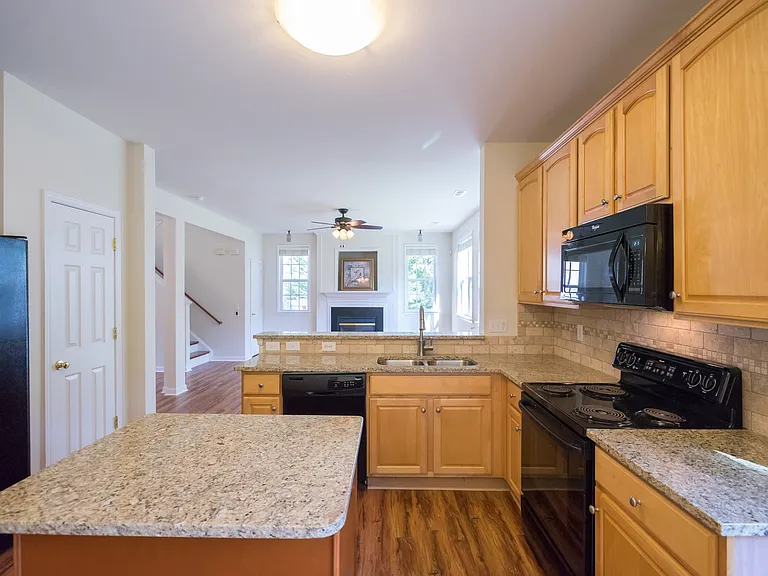 9307 Winston Hall Ct — Photo 10