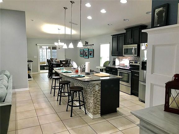 5th image of 95218 Leafcrest Ct