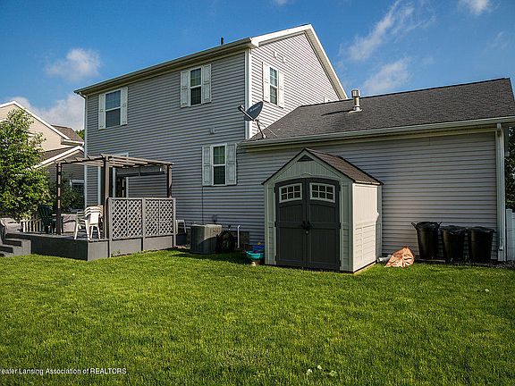3rd image of 541 E Anhinga Dr