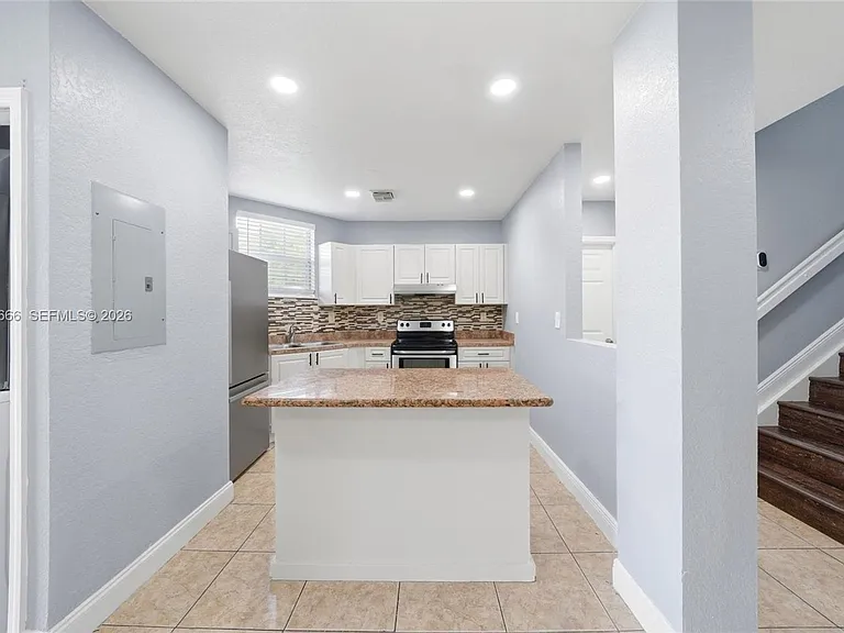 902 SW 8th Pl #902 — Photo 4