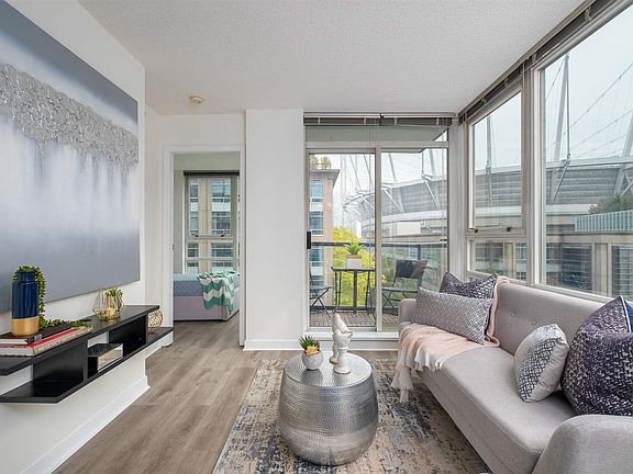 5th image of 928 Beatty St #905