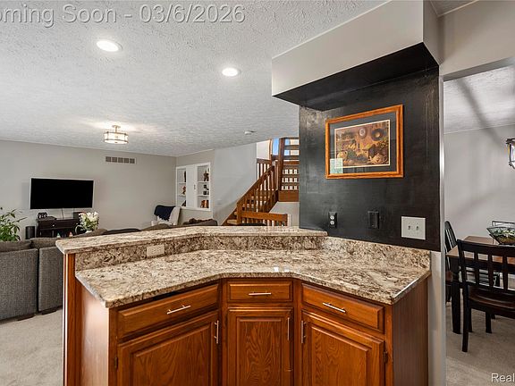 4th image of 6535 Ridgeview Dr