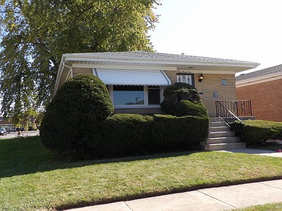 2nd image of 495 Hoxie Ave