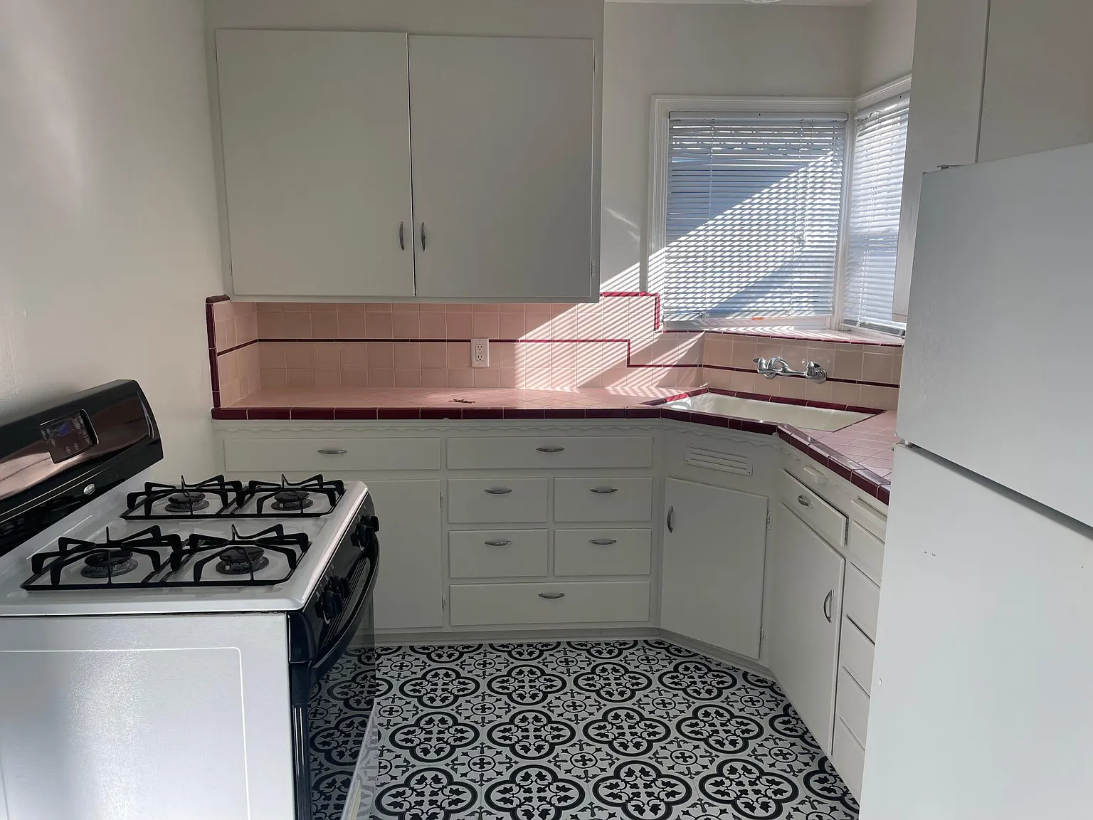 2 bed, 966 sqft, $2,450 — Photo 4