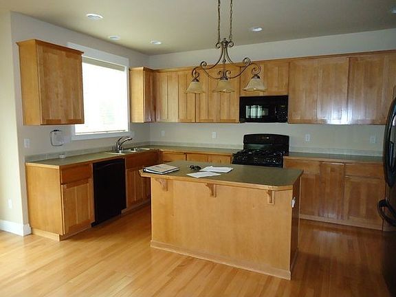 4th image of 1402 Rockcreek Ln SW