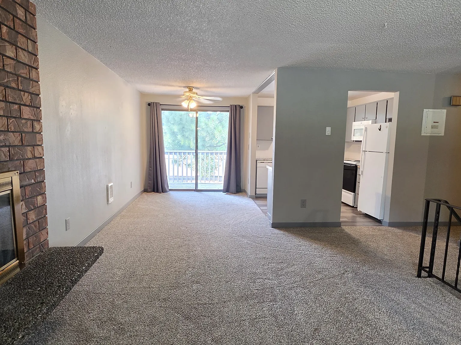 4115 N Abbey Rd — Photo 3