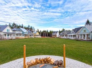 68 Horseshoe Ln, Pacific Beach, WA 98571