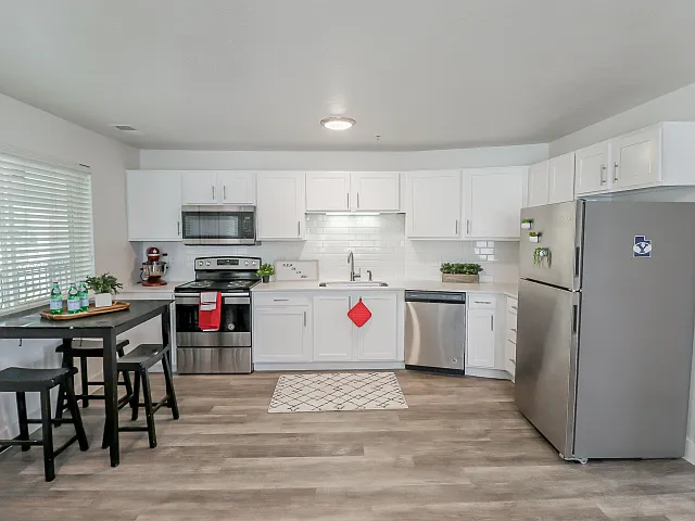 Fleur De Lis Apartments — Photo 3