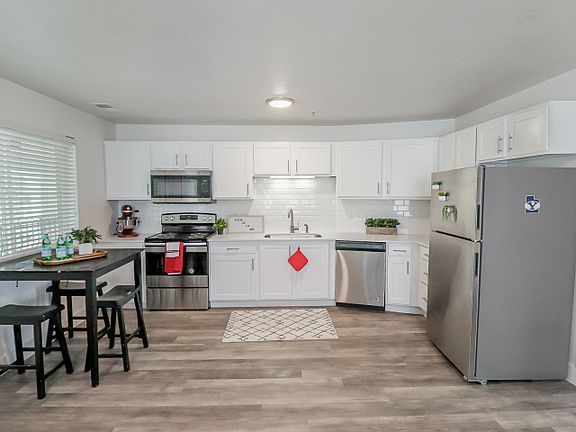 3rd image of 1378 N Freedom Blvd #2-679736