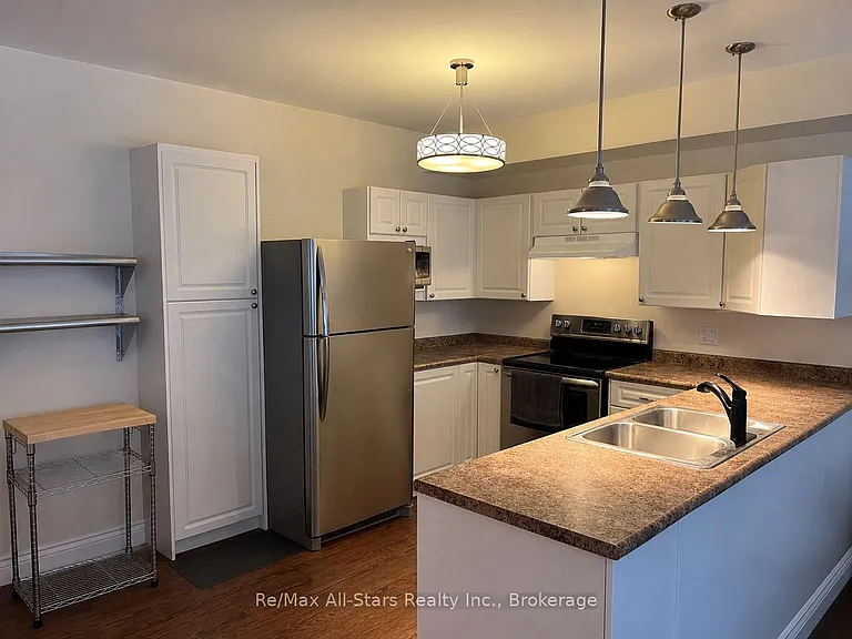 19 Queen St #4 — Photo 10