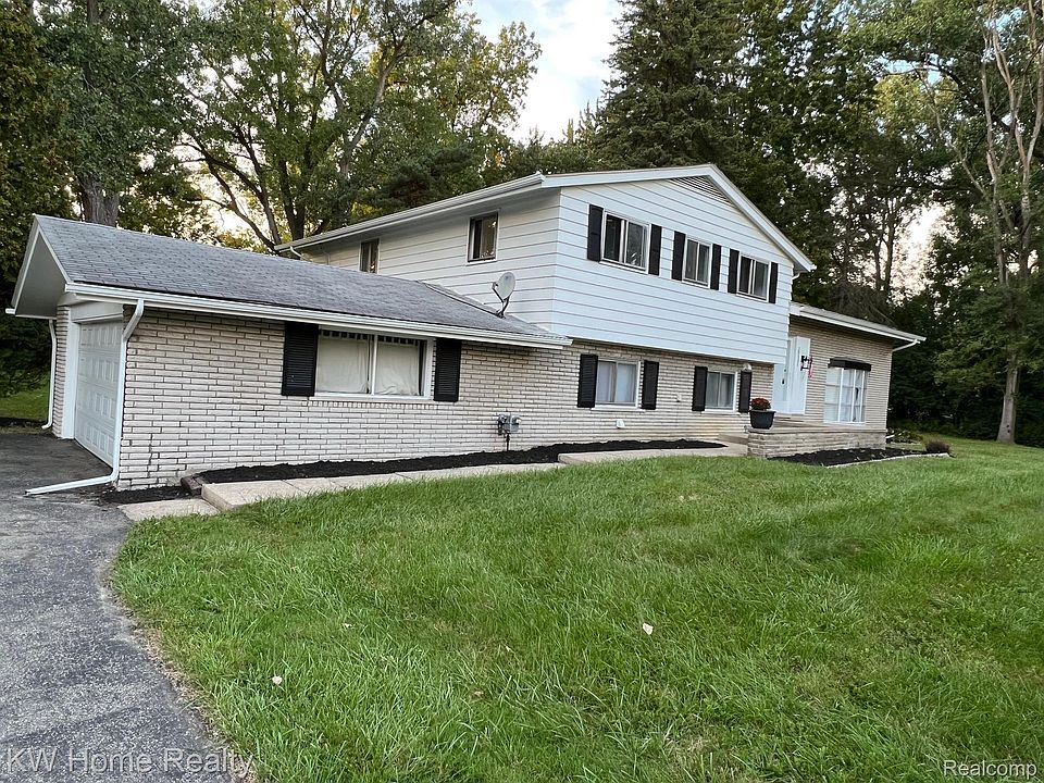 1st image of 29989 Woodhaven Ln
