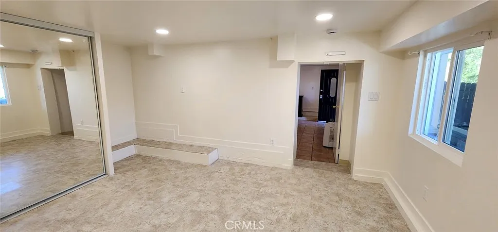 Studio, 600 sqft, $2,000 — Photo 2